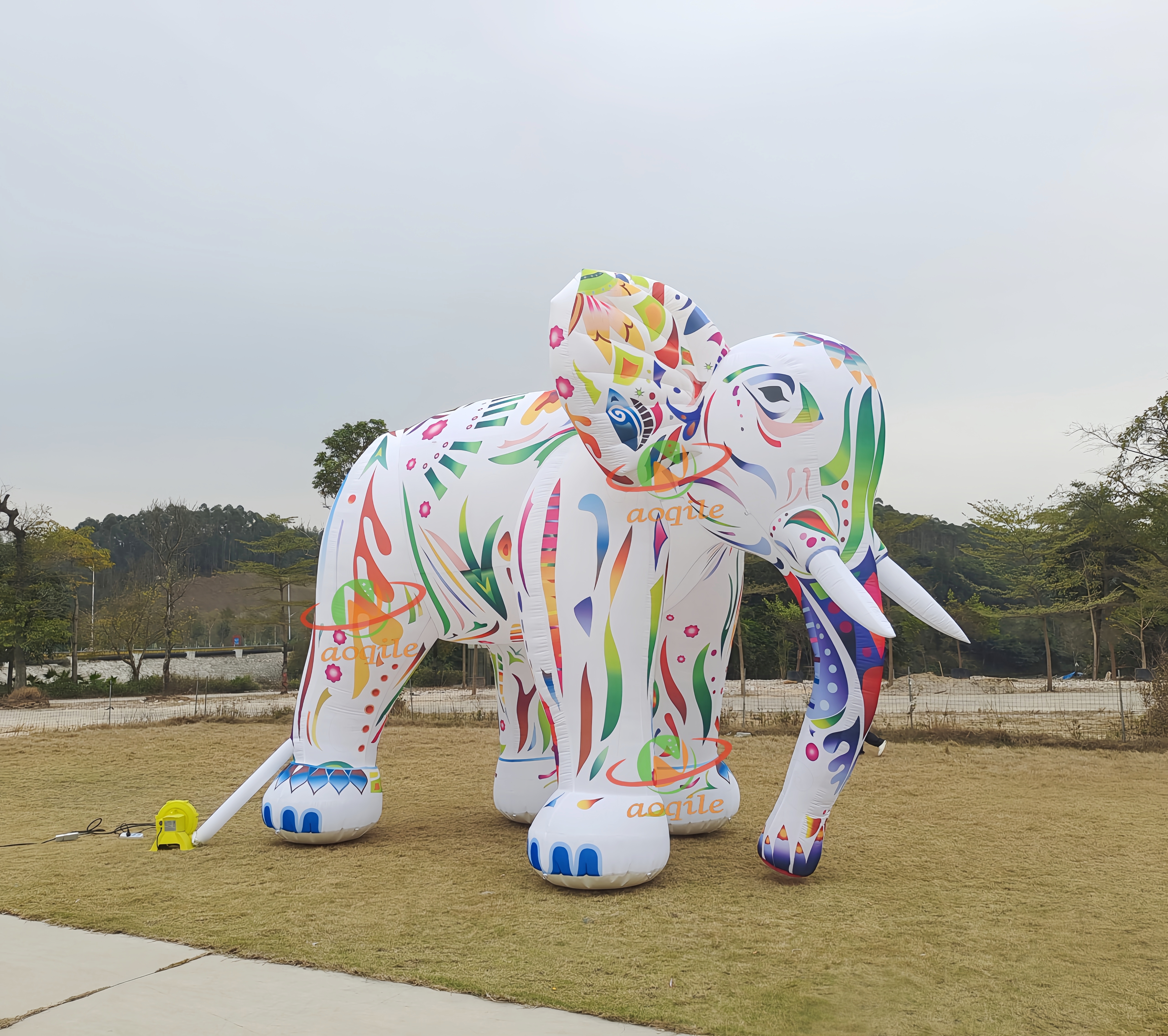 Customized Decoration Giant Inflatable Elephant ,Advertising Inflatable Cartoon Elephant