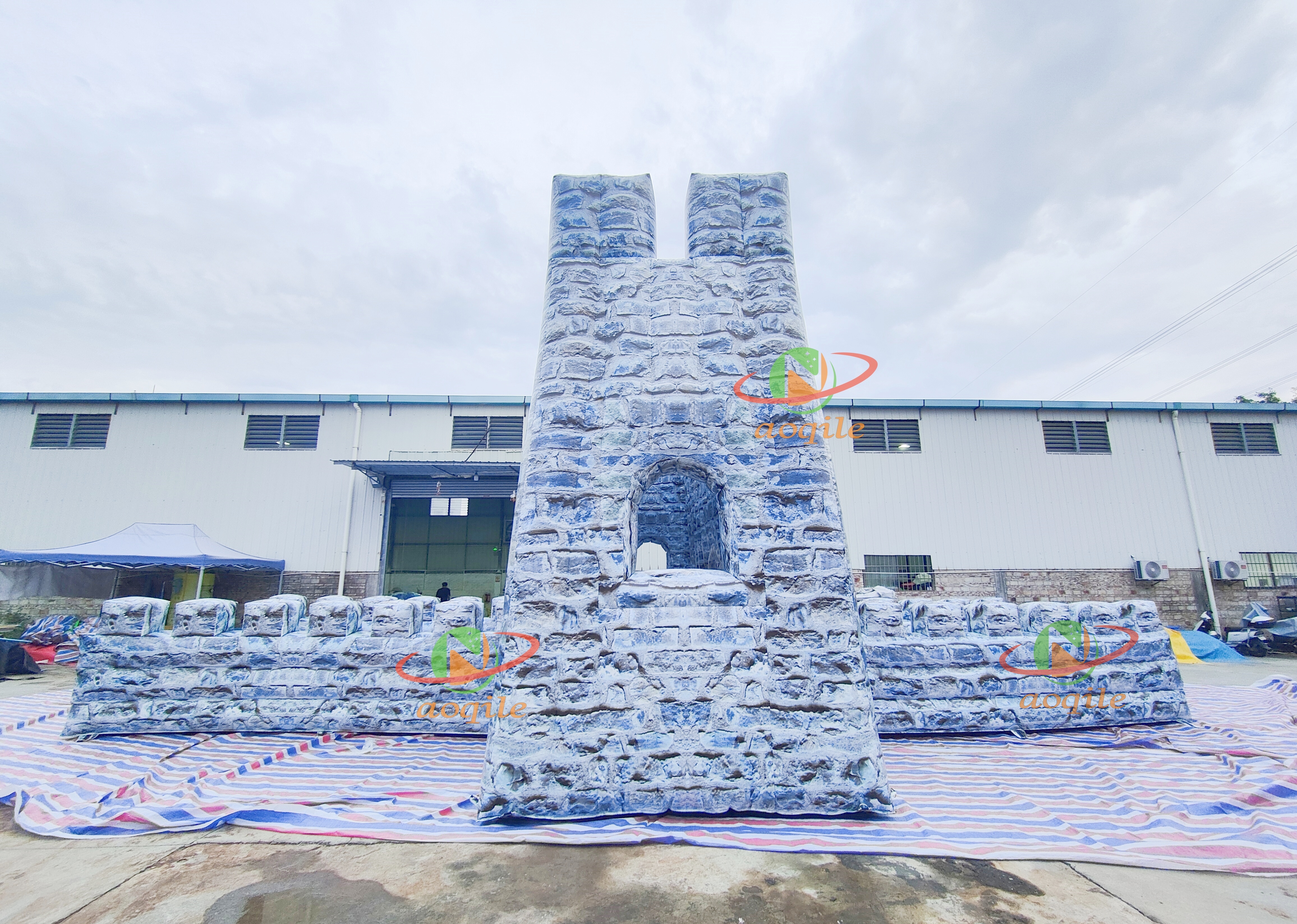 Aoqile Heavy Duty Inflatable Fortress Barrier Windproof Structure for Outdoor Event Zone Division Protection for Events