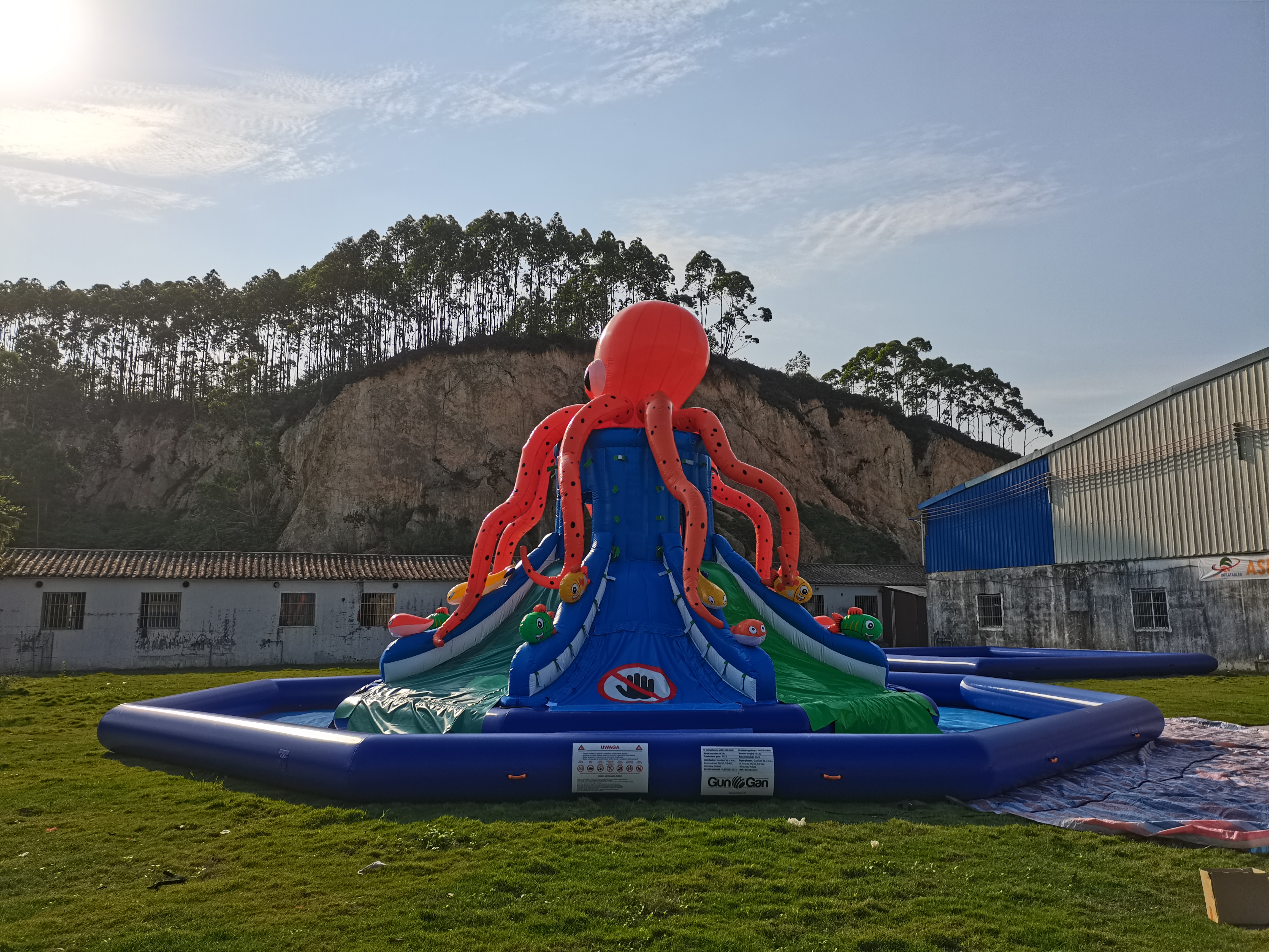 High Quality Custom Inflatable Water Park Octopus Style Water Slide