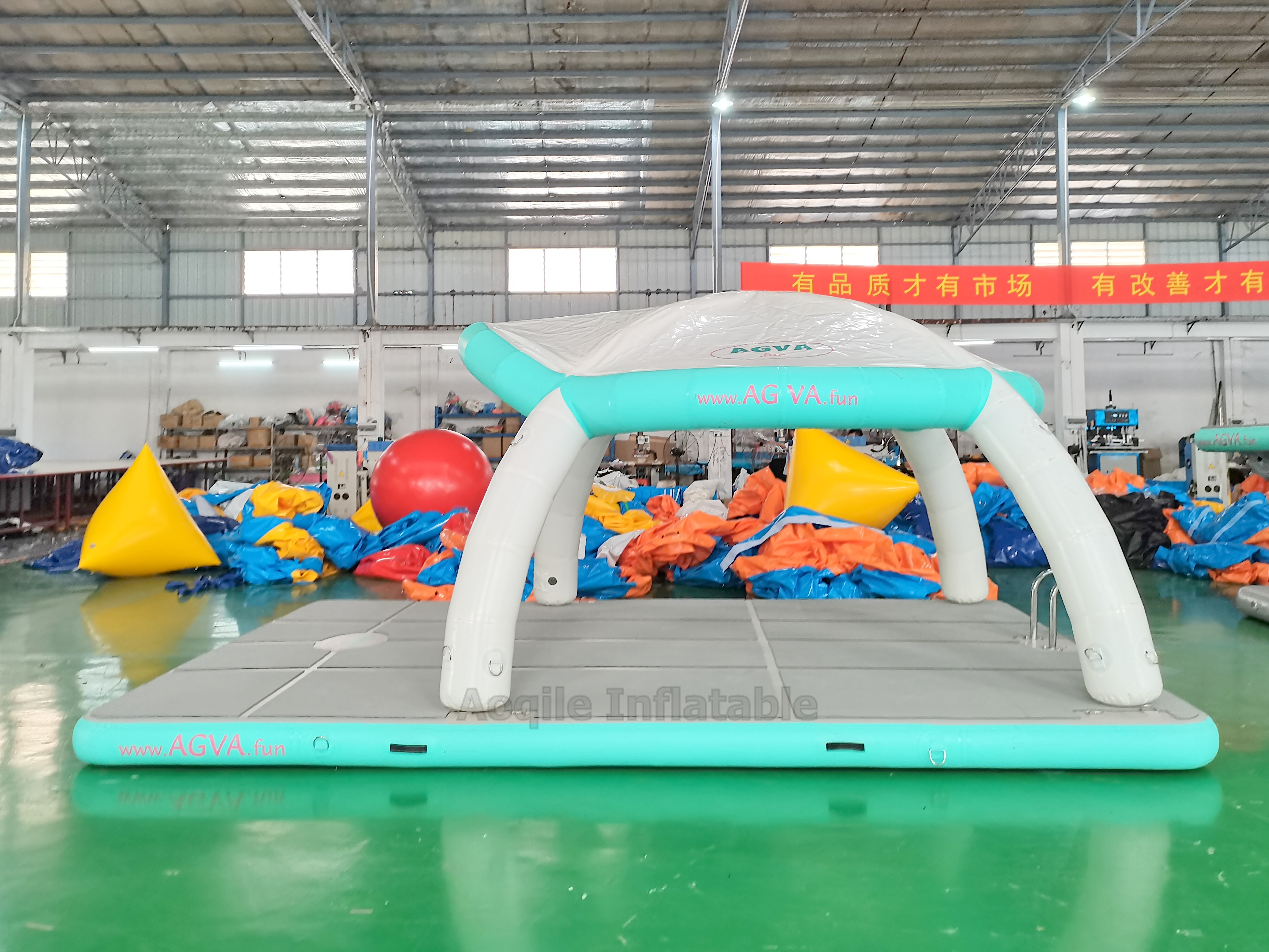 New Design Summer Water Inflatable Floating Island Dock Inflatable Floating Leisure Platform With Tent