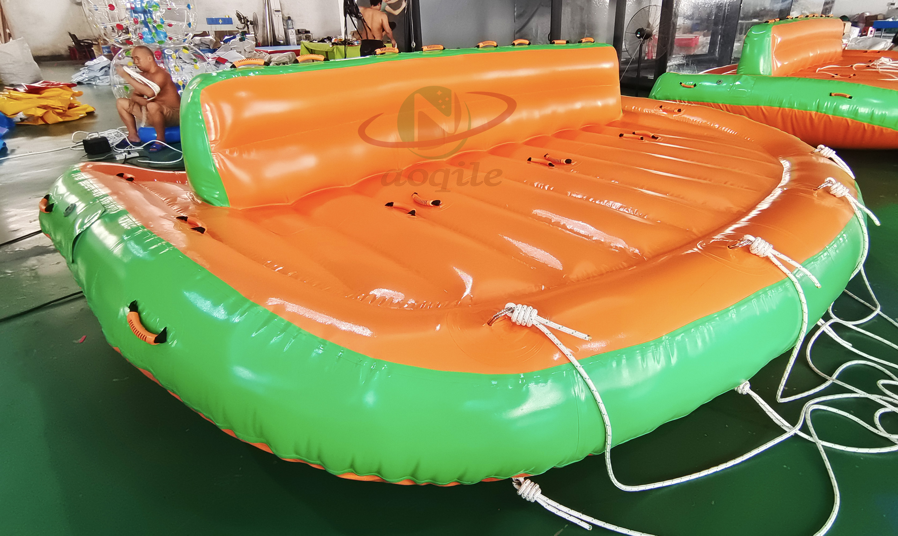 Commercial inflatable floating crazy UFO towable water ski sofa boat