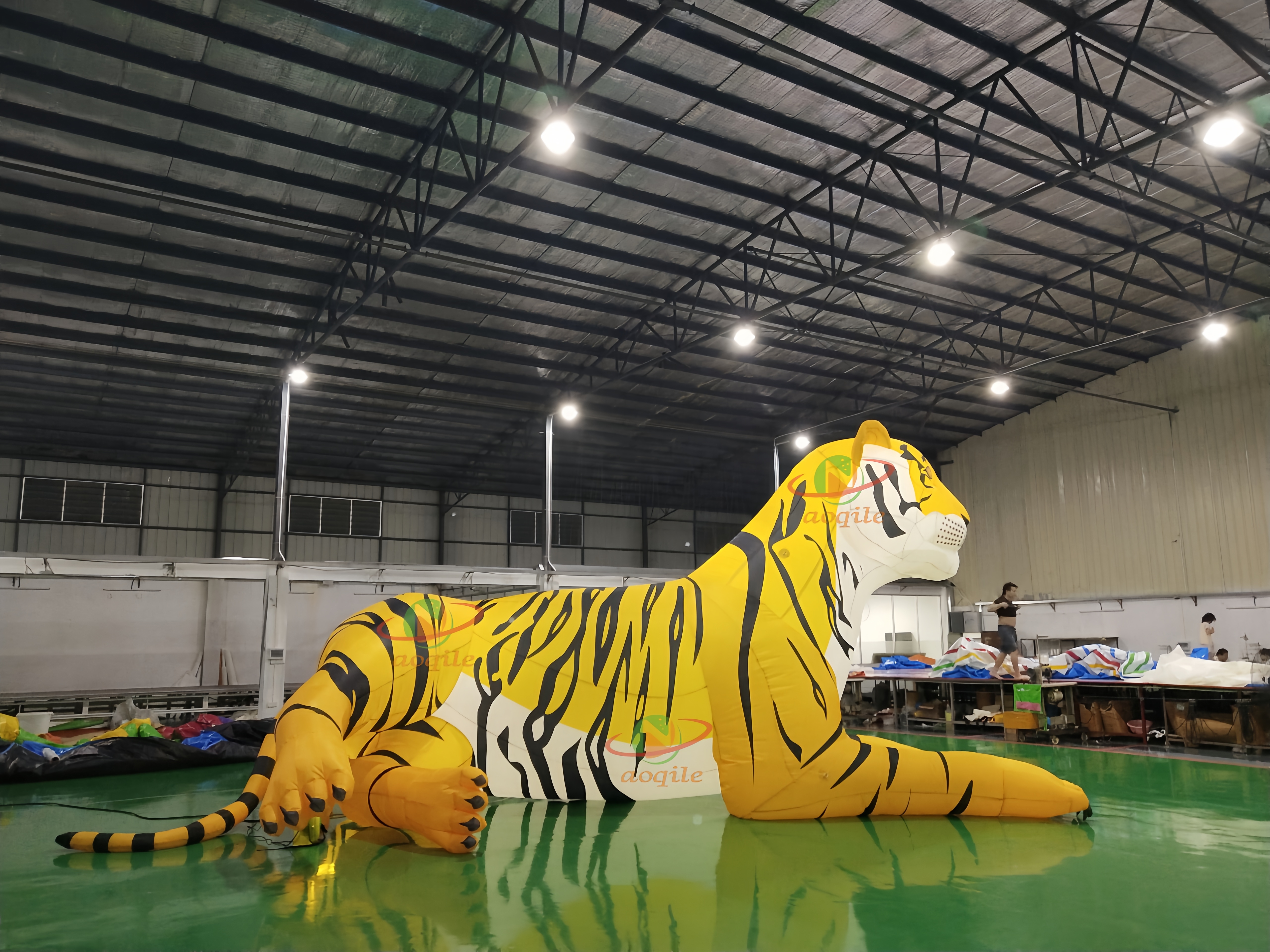 Hot Sale Giant Inflatable Tiger with Lights Inflatable Cartoon Tiger Model For Art