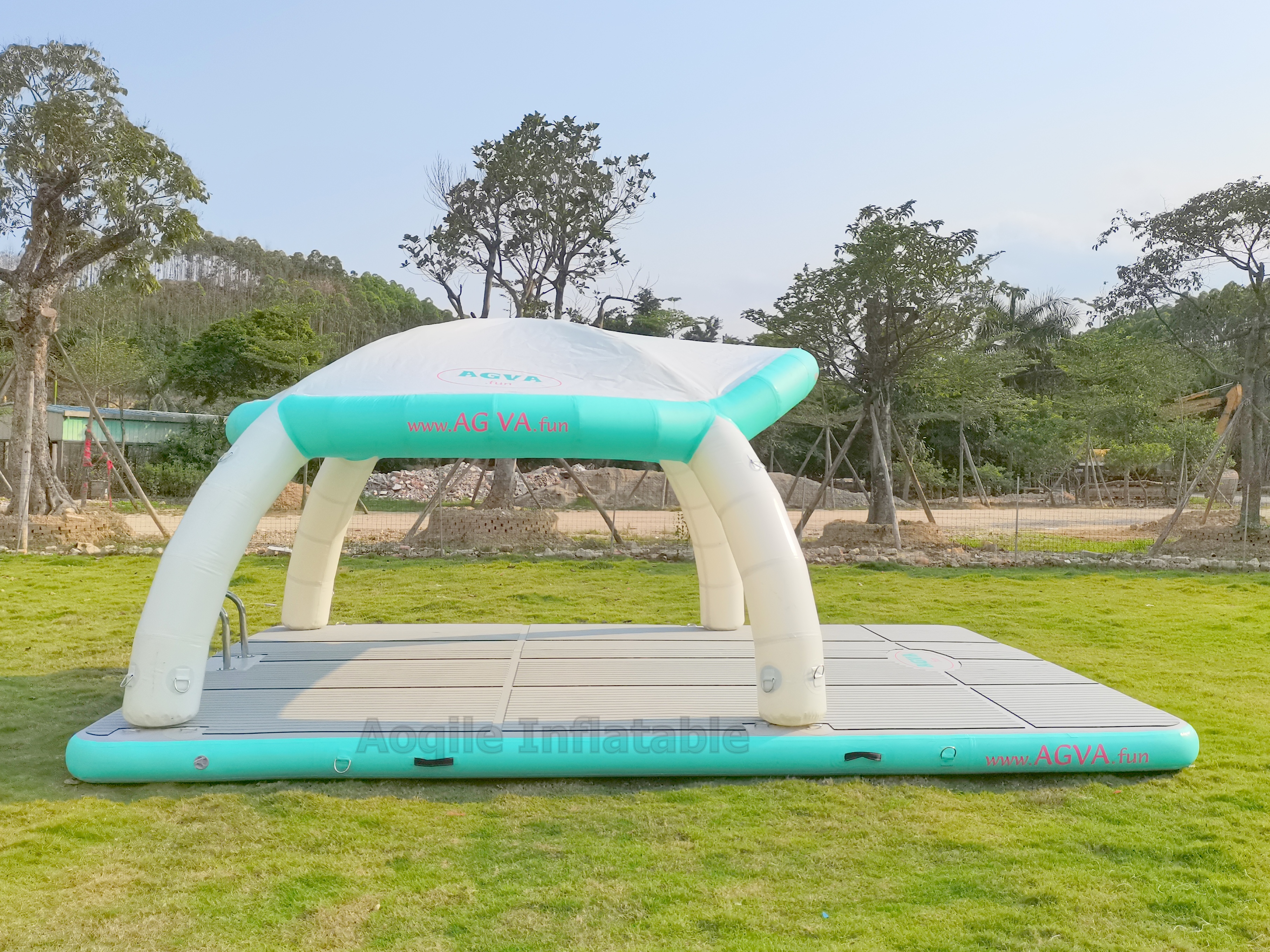 New Design Summer Water Inflatable Floating Island Dock Inflatable Floating Leisure Platform With Tent