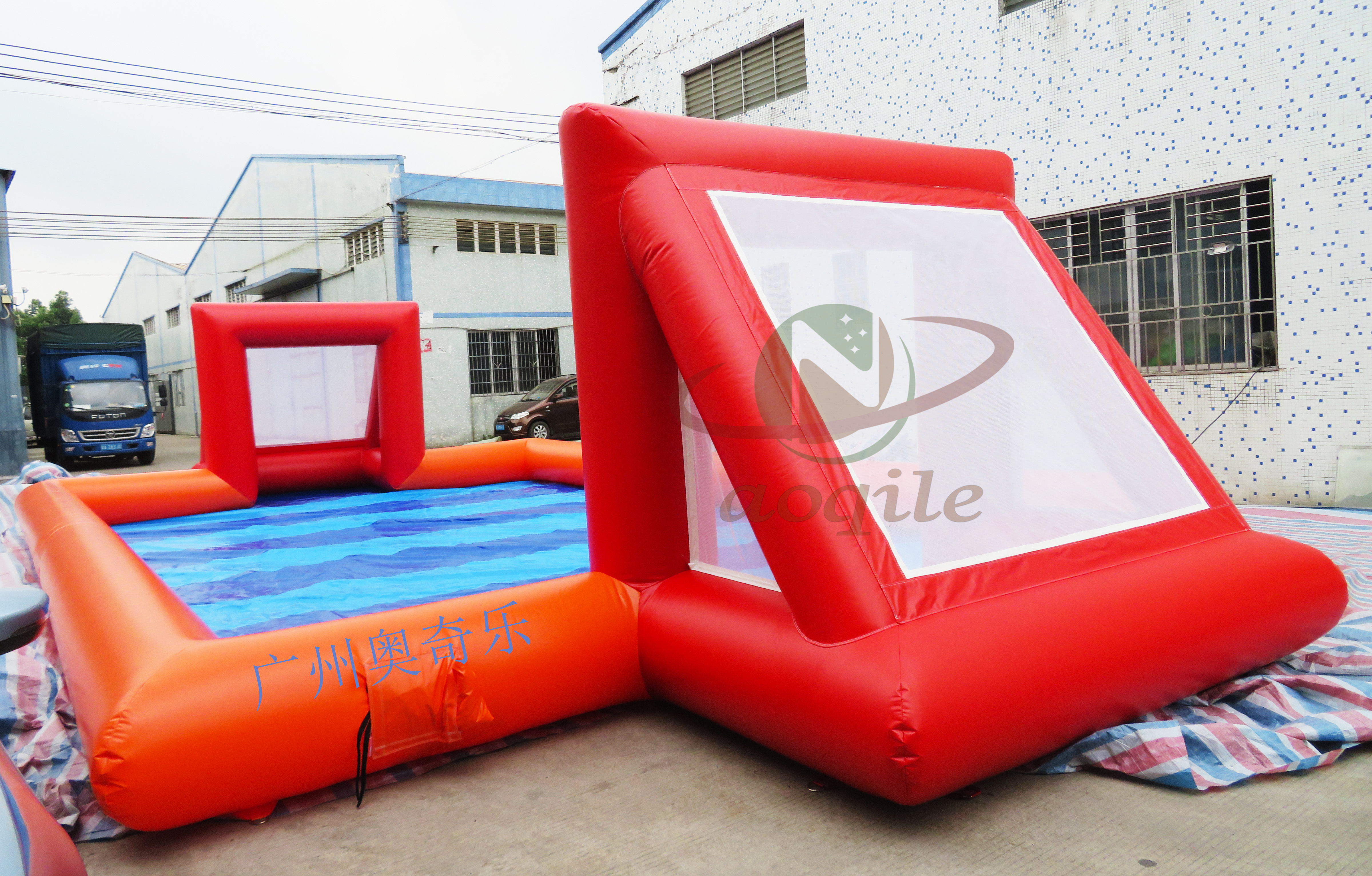 Inflatable soccer court arena Outdoor portable sport game inflatable football pitch