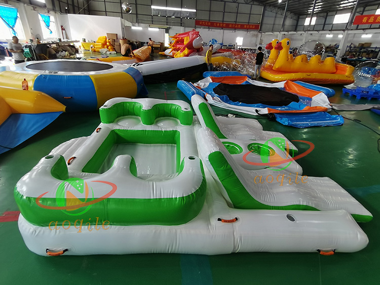 Summer Outdoor Inflatable Water Floating Island Lounge Leisure Platform Dock Water Entertainment Sofa Boat