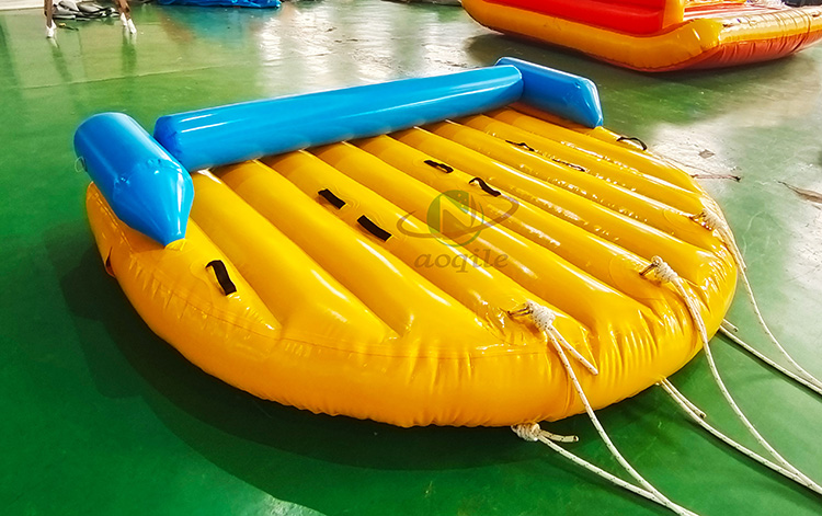 Wholesale Summer sea sports Inflatable Tug Tube Banana Boat Water Rotating Disco Gyro Boat