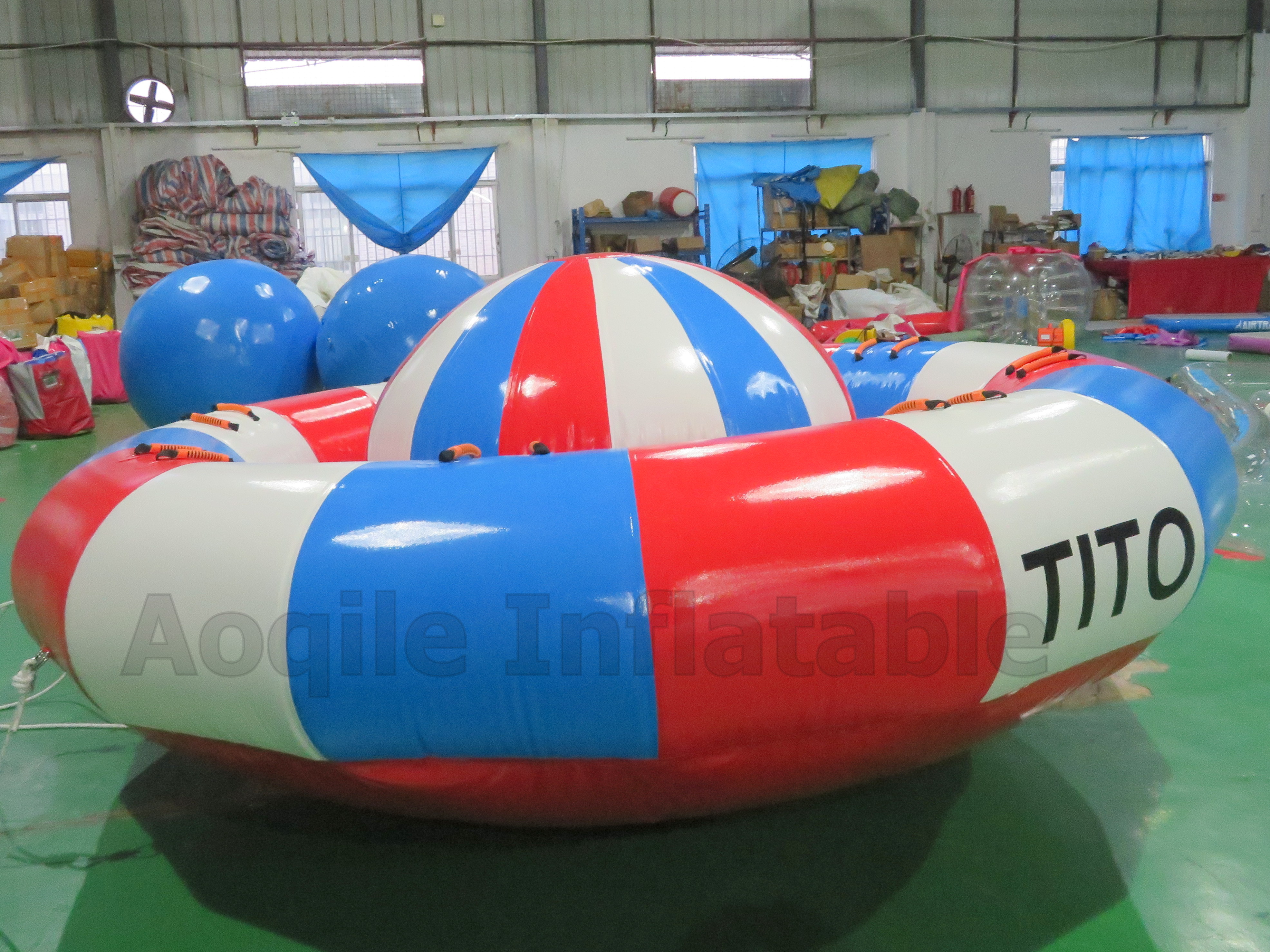 Crazy Inflatable Water Flying Saturn UFO Towable Inflatable Disco Boat for Water Sport Games