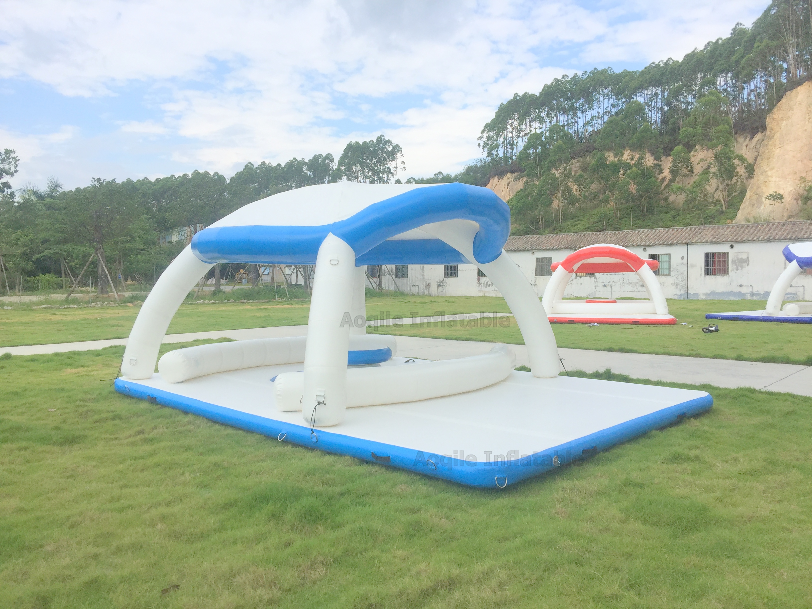 Upgraded Inflatable Floating Sun Deck Floating Island, Leisure And Entertainment Water Inflatable Platform With Table