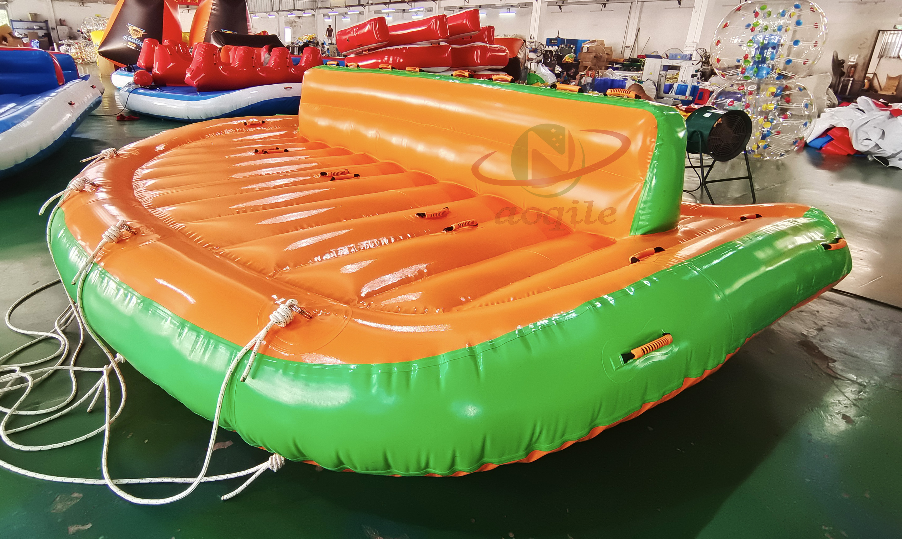 Commercial inflatable floating crazy UFO towable water ski sofa boat