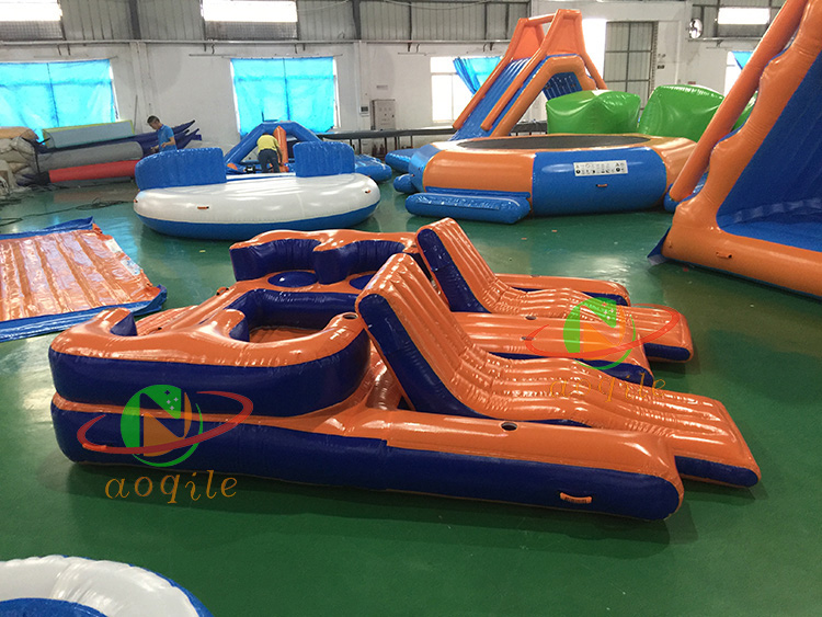 Outdoor Water Entertainment Equipment Inflatable Water Leisure Floating Island Platform Dock Sofa