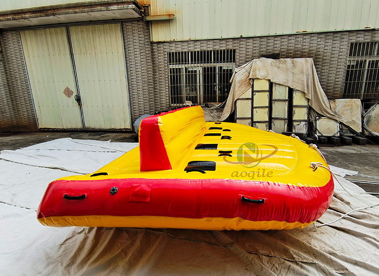 Commercial Water Entertainment Inflatables Water Ski Towable Inflatable Sofa Boat