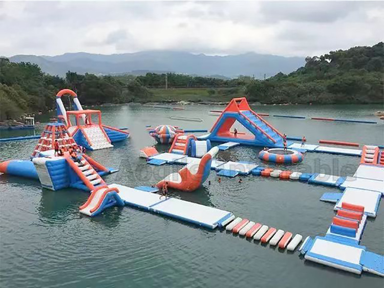 Custom Water Floating Obstacle Sports Equipment Platform Large Inflatable Water Entertainment Park