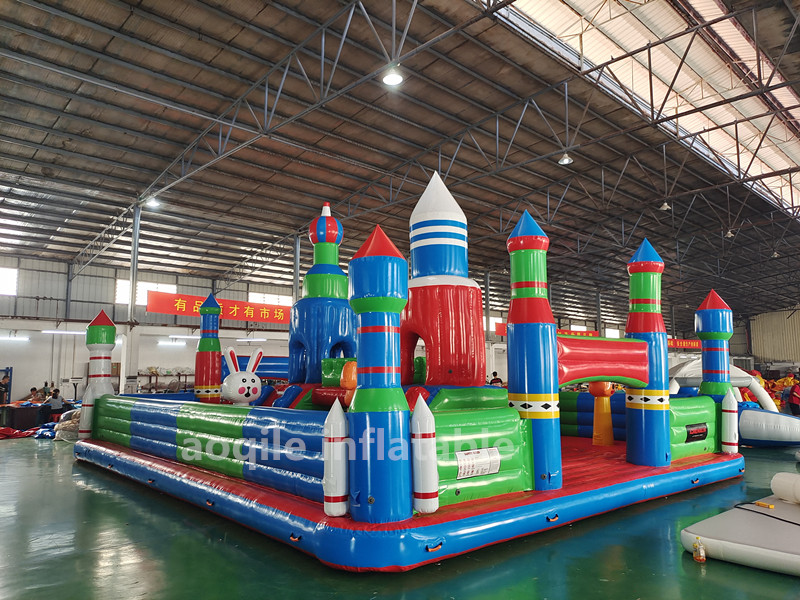 High Quality Large Floating Island Rocket Castle Water Park Equipment Inflatable Land Water Park