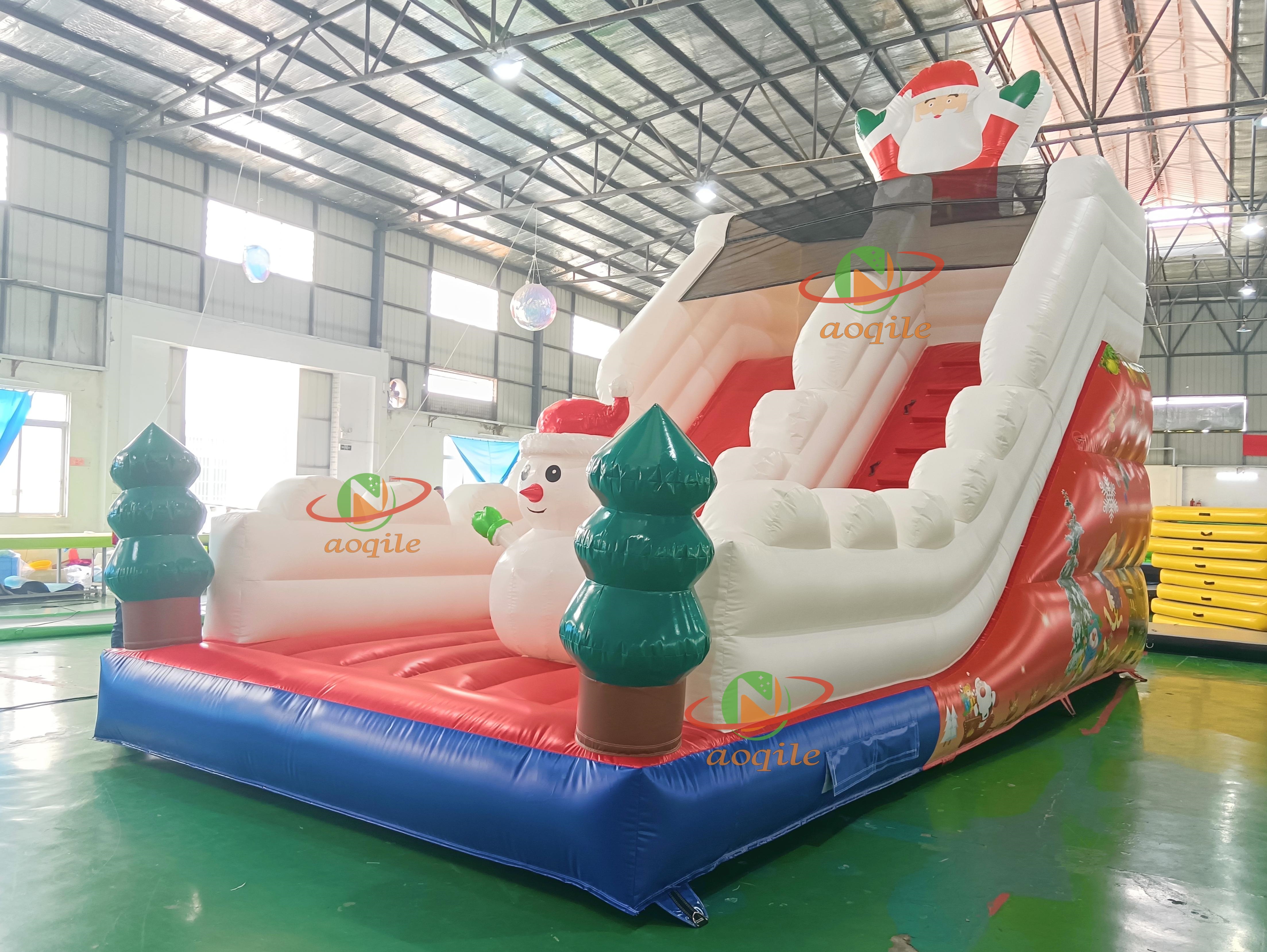 The Hot Sale Snowman Adorns The Doll Slide at Christmas